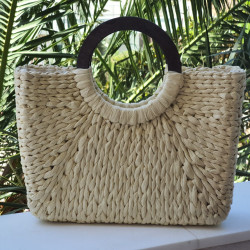 STRAW BAG WITH WOODEN HANDLE IN CREAM
