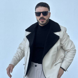 ΔΕΡΜΆΤΙΝΟ ΜΠΟΥΦΆΝ ΜΕ ΜΑΎΡΗ ΓΟΎΝΑ