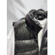 MEN'S BLACK SLEEVELESS JACKET WITH HIDDEN HOOD