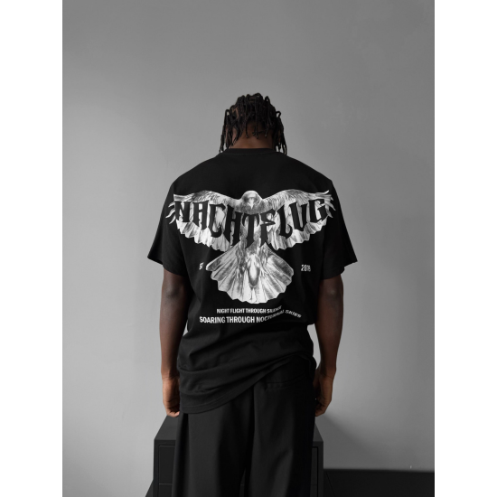 SHORT SLEEVE T-SHIRT IN BLACK WITH A PATTERN