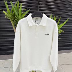 WHITE BUTTONED SWEATSHIRT