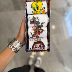 DESIGNED SOCKS IN A 3+1 PACKAGE