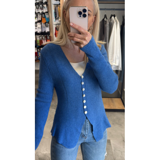 KNITTED CARDIGAN IN BLUE