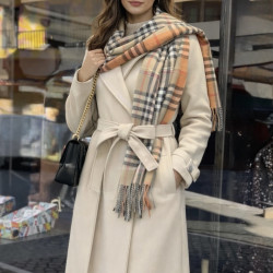 Elegant long coat with buttons and belt - beige