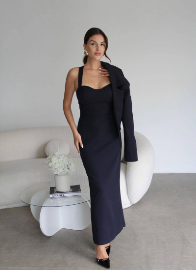 Elegant μαύρο φόρεμα με κοντό σακάκι σε μαύρο