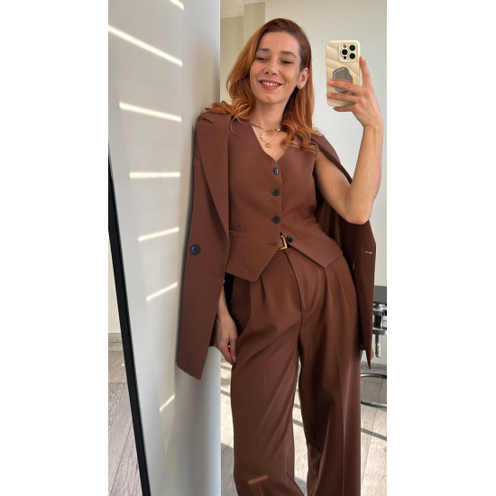 ΣΕΤ ΚΟΣΤΟΥΜΙ ΜΕ ΓΙΛΕΚΟ ΣΕ ΚΑΦΕ