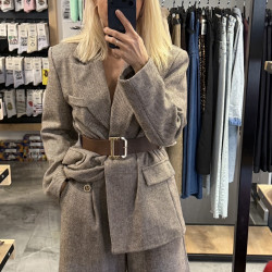 BROWN SUIT WITH ZIP-UP BRIDES