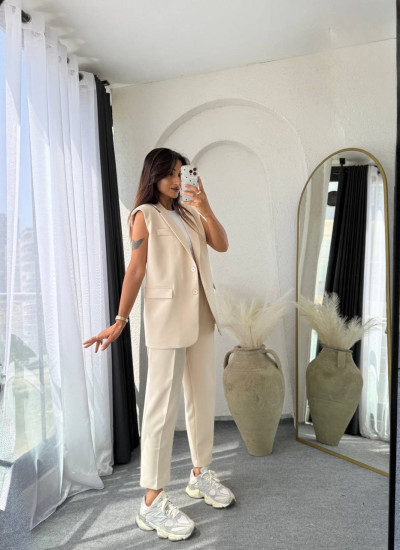 BEIGE PANTS SUIT WITH VEST SET